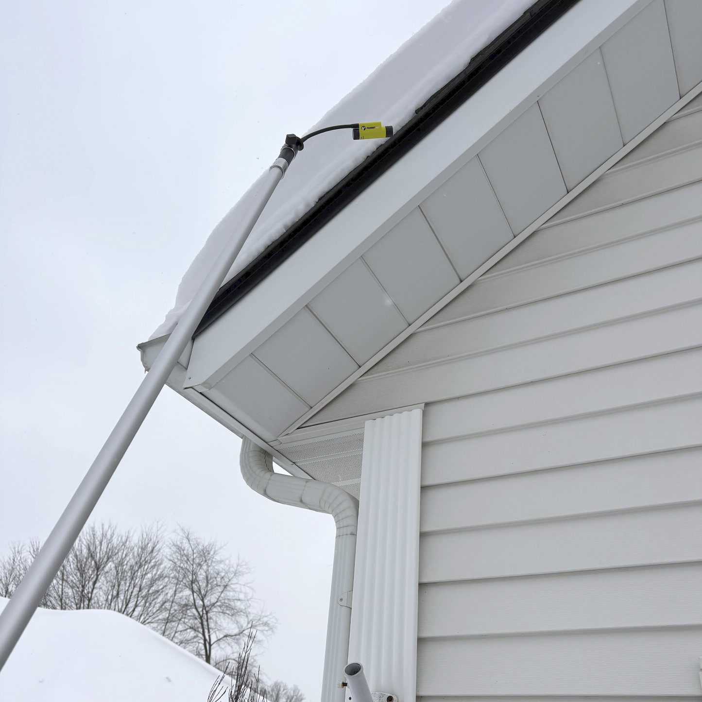 30ft - 5 section Extendable Alloy Pole with an adjustable Ferret camera mount